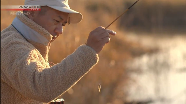 Nagatani finally succeeded in his prized 1 yen coined sized catch after a few hours