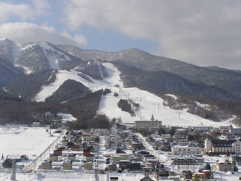 Furano_Snow_Resort_view2_R