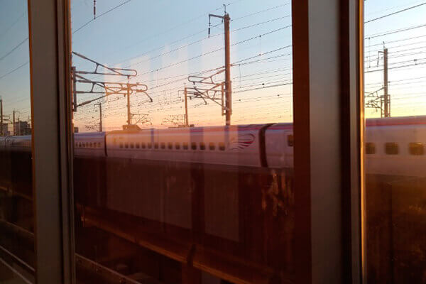 ชมวิวรถไฟ Shinkansen จากบริเวณ View Deck ชั้น 3