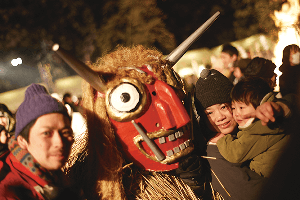芦澤地區以重新製作的特色面具參加活動