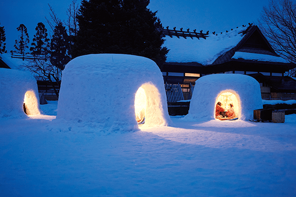 雪窯洞是祭祀神靈的雪屋