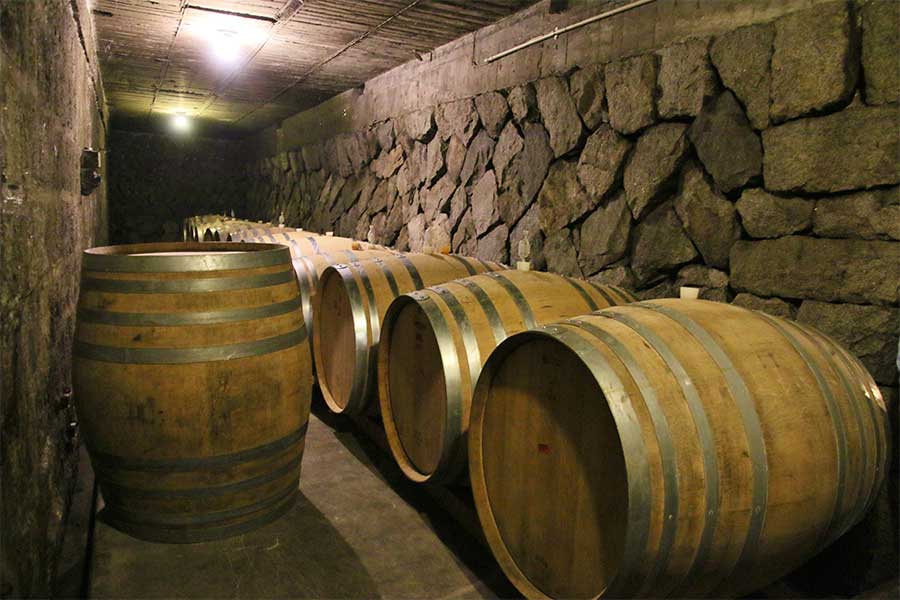 2.3-japanese-wine-barrels