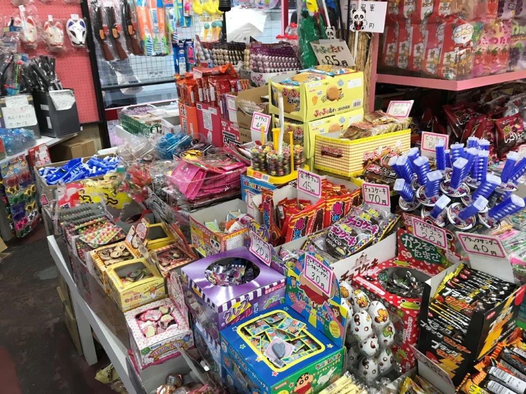 35 buying sweets interior