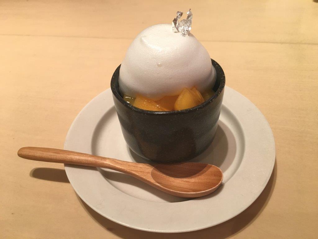 The café also has a savarin cake made from Kawagoe’s famous sake label “Kagamiyama”. The cake blends sake mousse with crushed Japanese kaki. It is a delicate cake for grownups. 