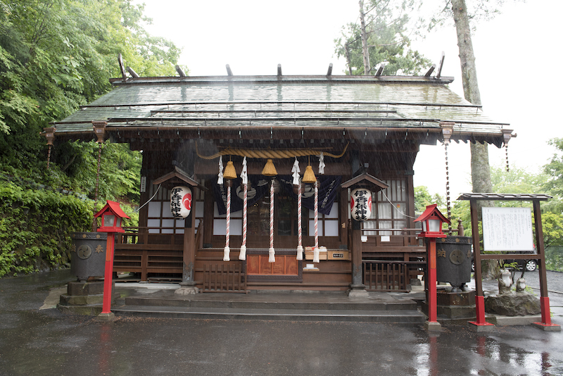 供奉溫泉和醫療之神的伊香保神社，就位在石段街的最上方。