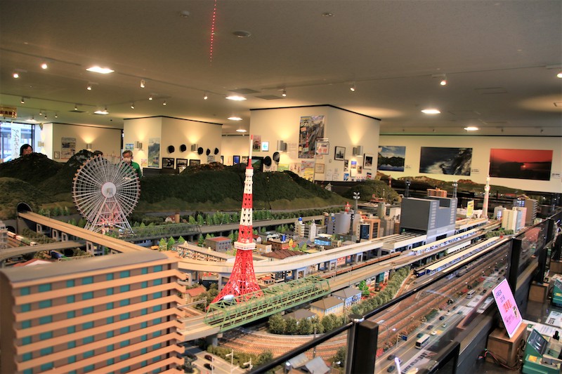 糸魚川站內還設有大型鐵路模型