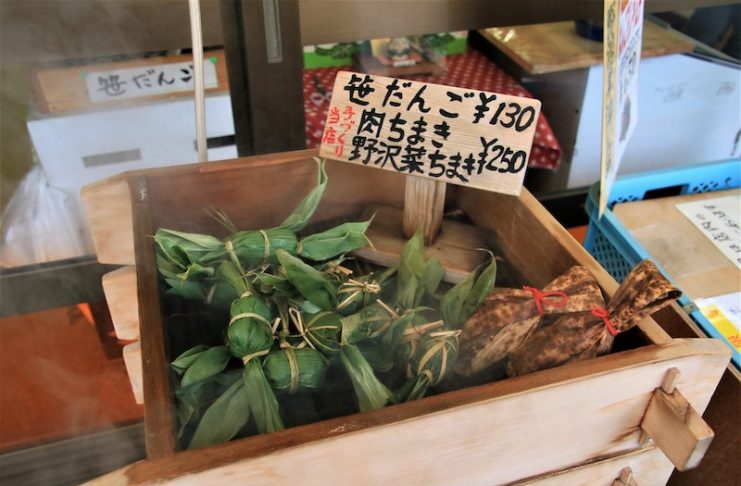 上越妙高車站也買得到熱騰騰的竹葉糰子