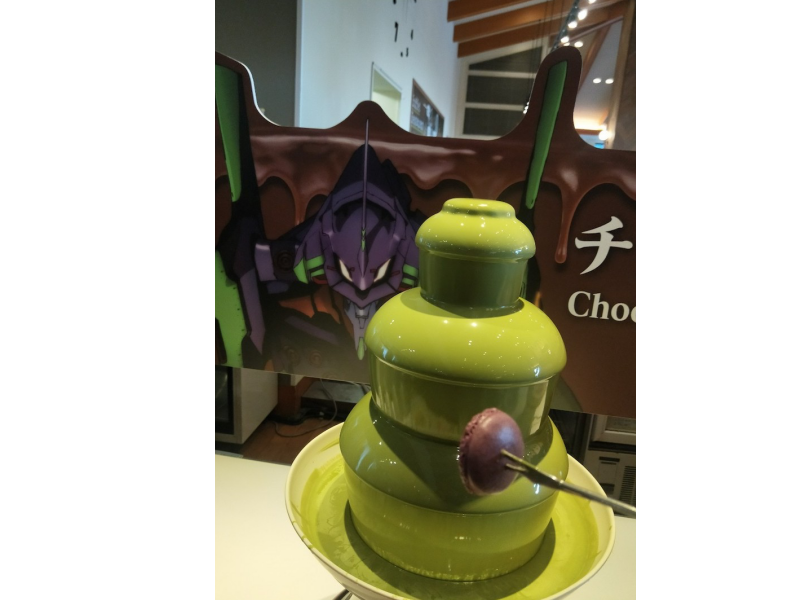 抹茶口味的巧克力噴泉與馬卡龍的搭配相當完美