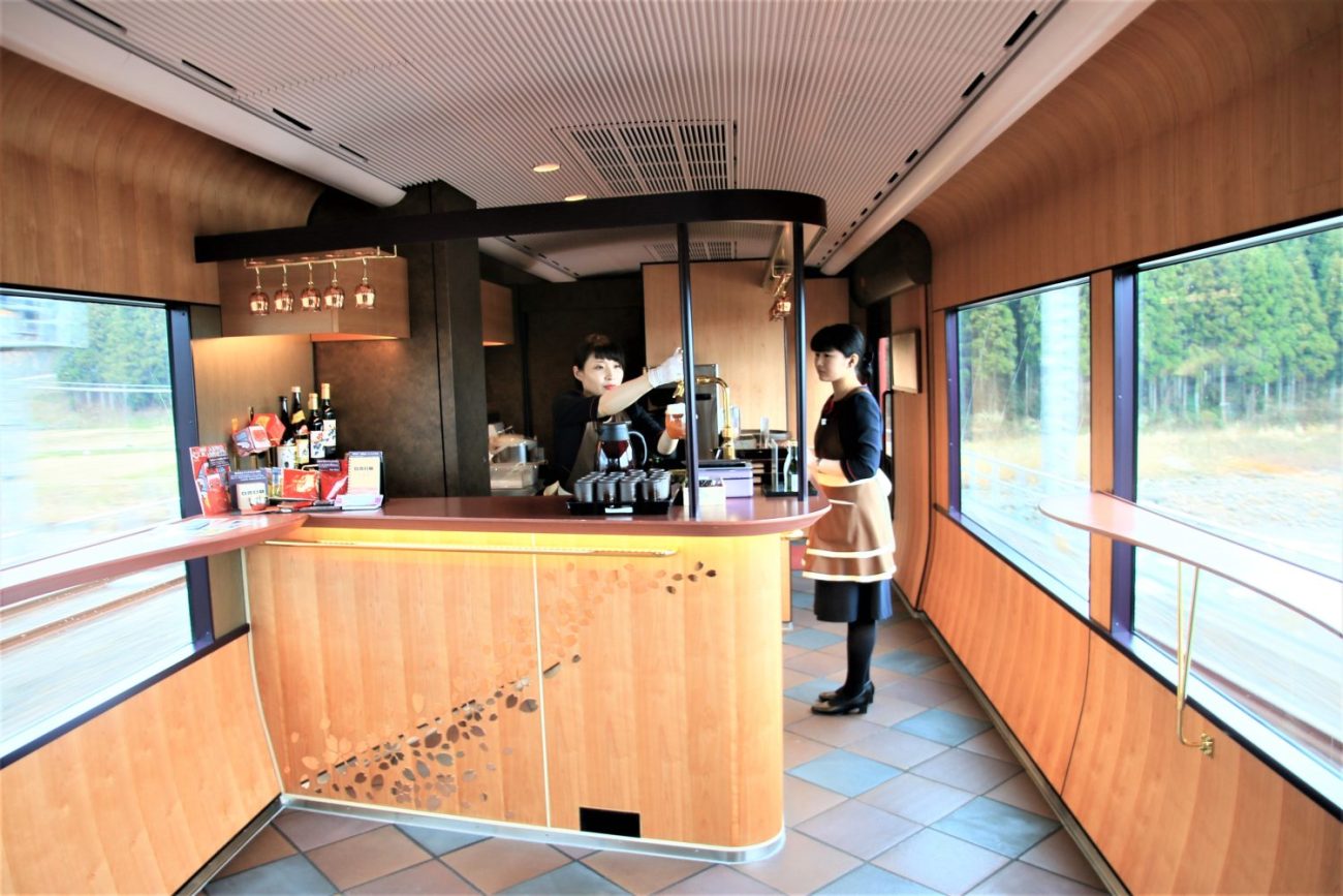 「sakura lounge」販售雪月花周邊商品和各式飲品