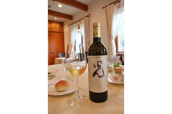 時間充裕的話，不妨到餐廳，品味日本葡萄酒和法式料理的搭配！