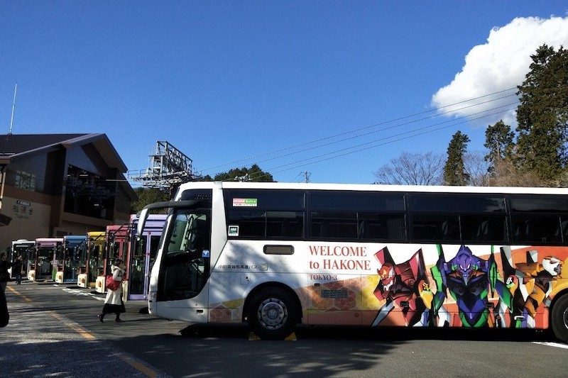 小田急箱根高速巴士和箱根登山巴士也換上新世紀福音戰士的彩繪設計