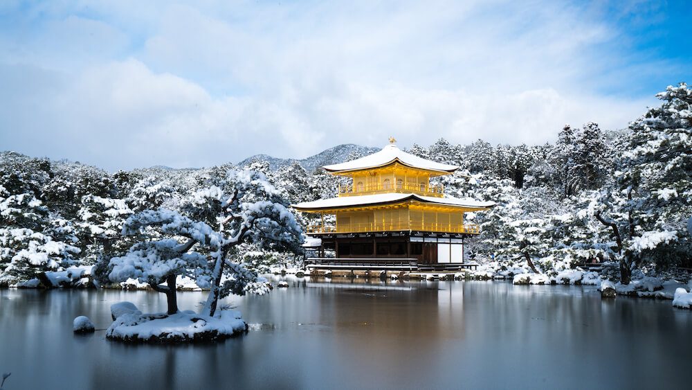 冬季的金閣寺