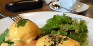 Iris in Wonderland Japan: Cool Cafes To Chillout At Egg Benedicts