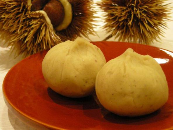 kurikinton, chestnut-shaped confectionary