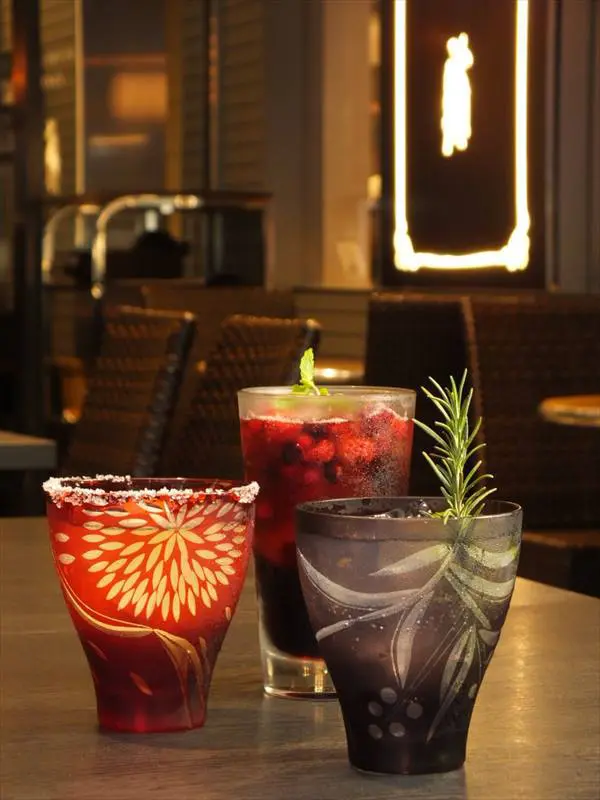 Bunmeido Cocktail in classic Japanese kiriko glass: 630 yen (tax included)