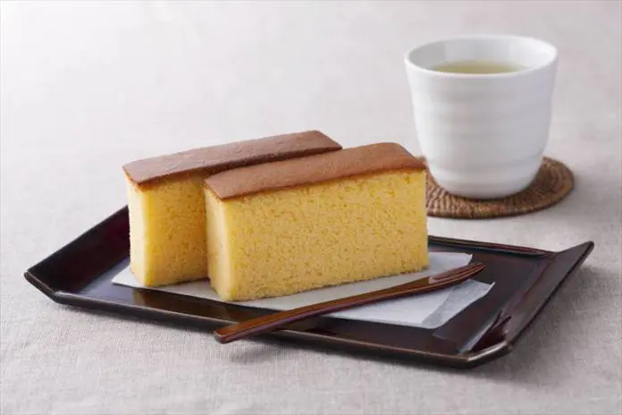 Bunmeido Premium Castella: 880 yen (tax included)