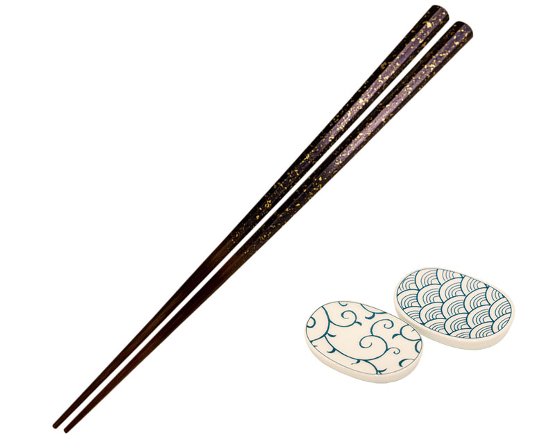 Chopsticks and chopstick rests from all over Japan are available here.