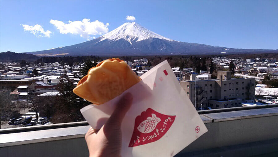 Japanese fish-shaped cake tastes all the more delicious with a spectacular view of Mt Fuji.