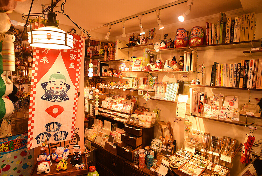 souvenir shop in ikebuuro old town