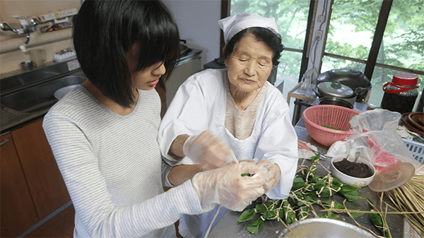 learning-how-to-make-wagashi-filled-with-anko