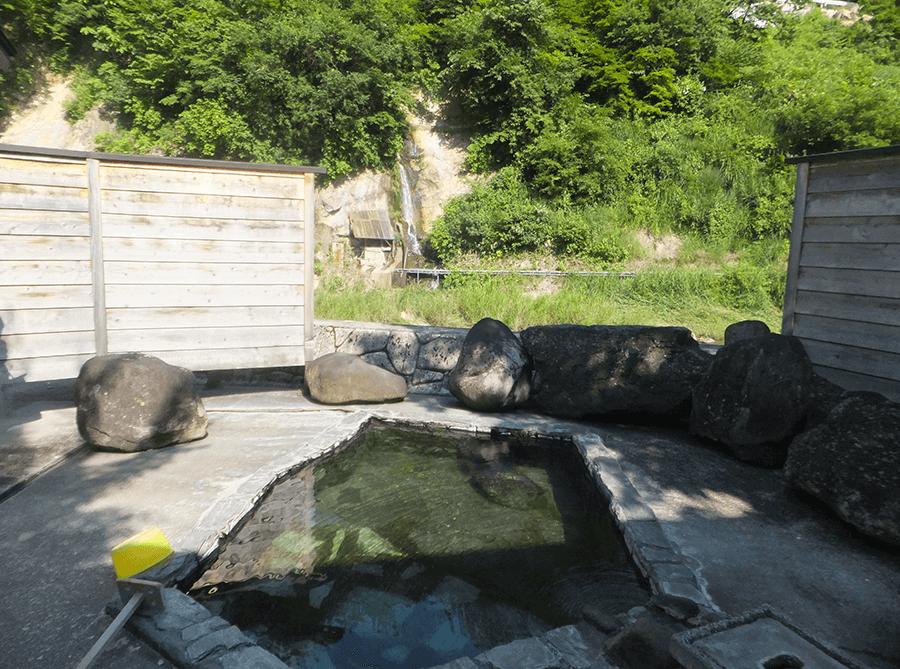 mixed-outdoor-ryokan-onsen-hot-spring-