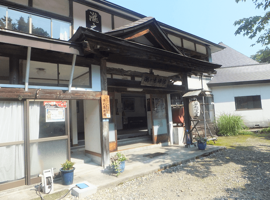 outside-ryokan-in-nishiyama-onsen-fukushima