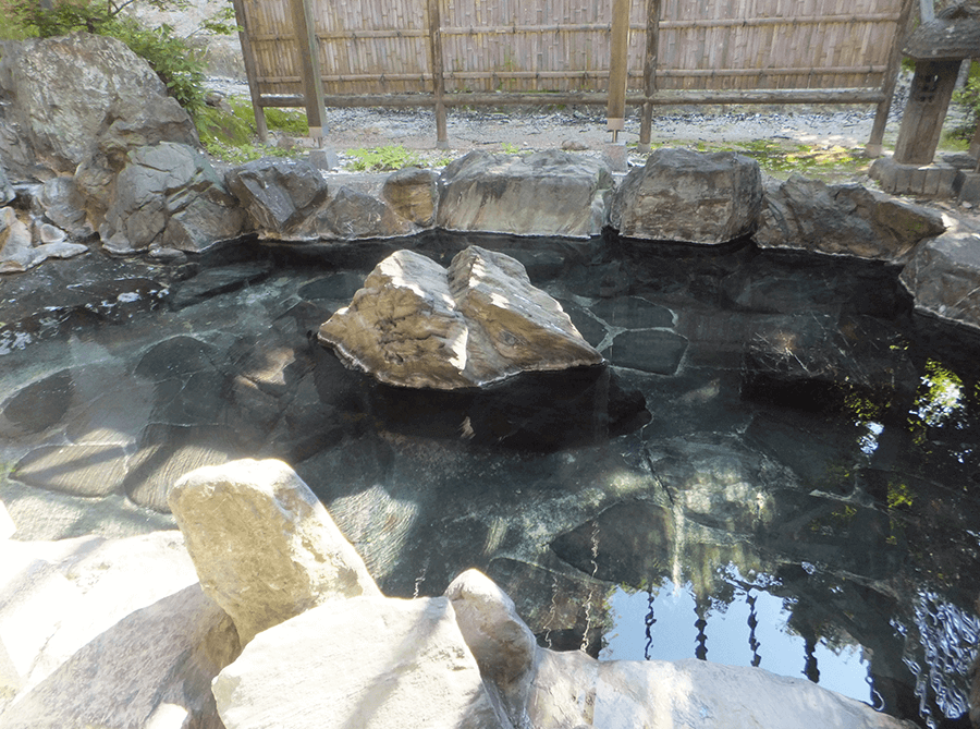 very-hot-outdoor-hot-spring-onsen-fukushima-nishiyama