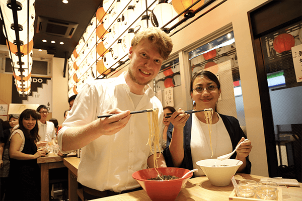 eating-ramen-in-Fukuoka