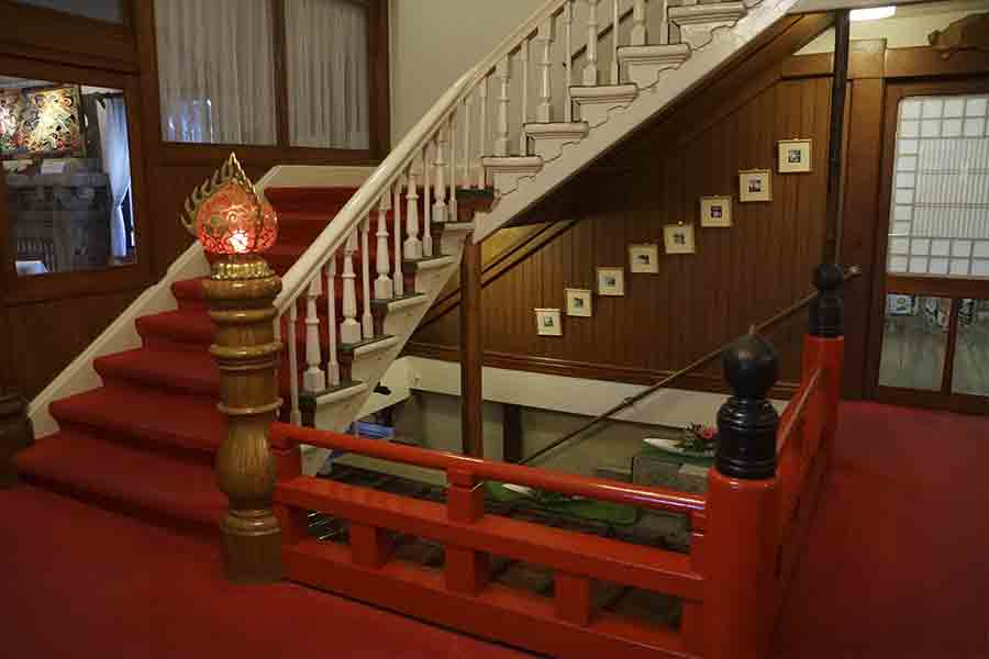 kanaya-hotel-stair