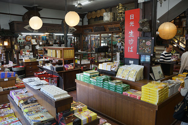 souvenir-shop-interior