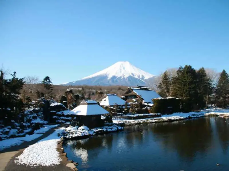 Oshino Hakkai