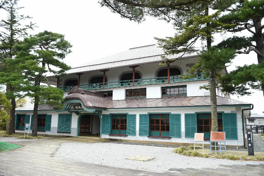 kaiseikan - district office building