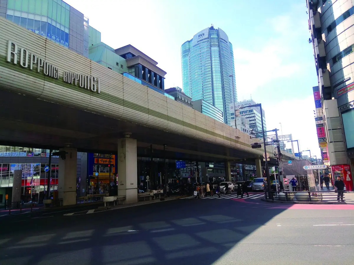 Roppongi Crossing
