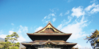 Nagano Station Area:A cultural core, a splendid temple and a historical gathering spot Zenkoji