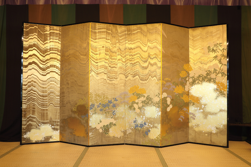 A Folding screen