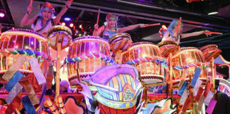 ROBOT RESTAURANT: A Show which Defies Imagination Robot Restaurant at Shinjuku