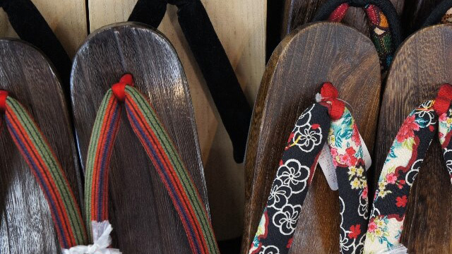 traditional geisha shoes