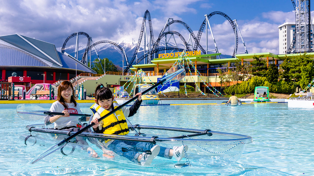 Uplifting Sensations from the Mt. Fuji Area : “Clear Canoe” attraction added last May