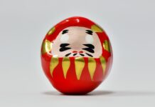 IN HARMONY WITH THE SEASONS:Daruma-ichi