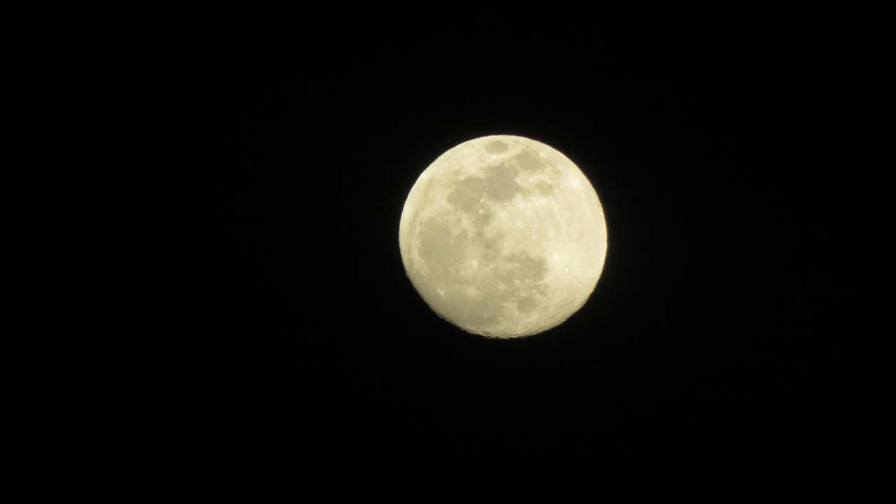 The moon on Hachiju-hachiya