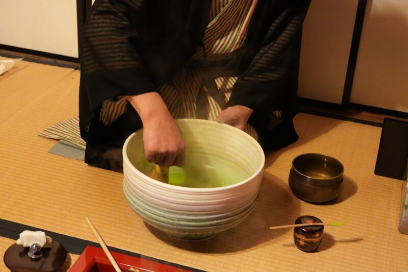 Aizu Chagakukai preparing a comically large bowl of matcha for guests